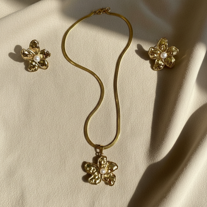 Elegant Flower Necklace & Earring Set
