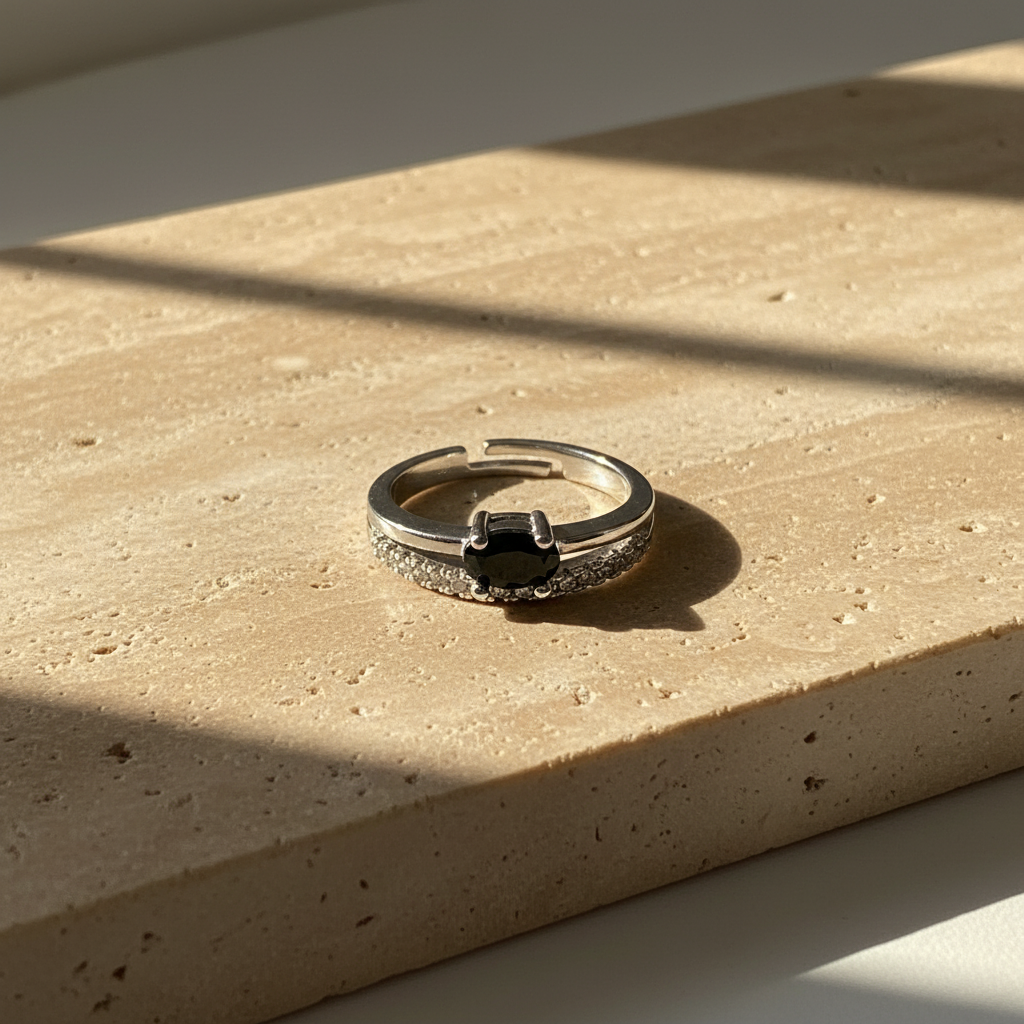 Minimal Black Stone Adjustable Ring